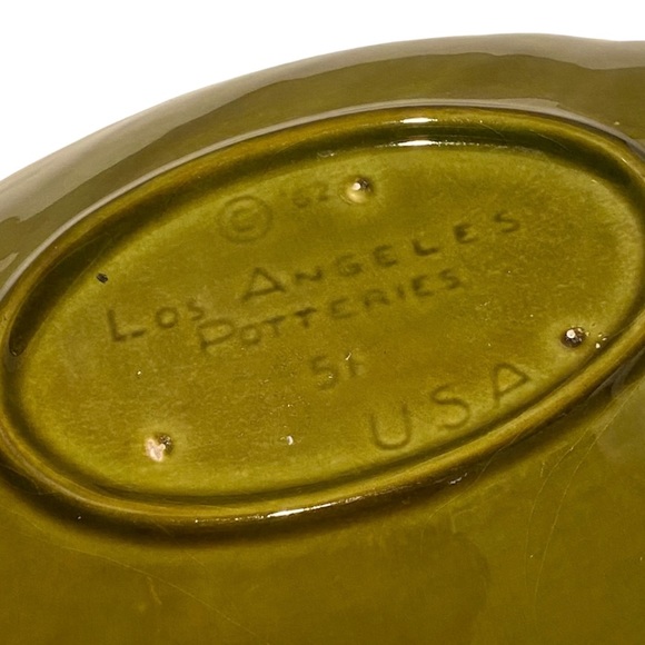 Mid Century Los Angeles Potteries Bread Bowl 1962 #51 Green 13.25” x 8.5” x 2.5” - Picture 6 of 10